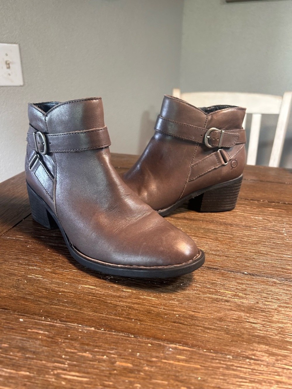 Born Binghamton leather ankle boots size 8 - Picture 2 of 11